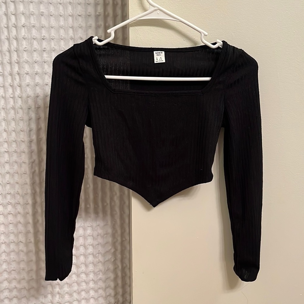 Squared neck black crop top